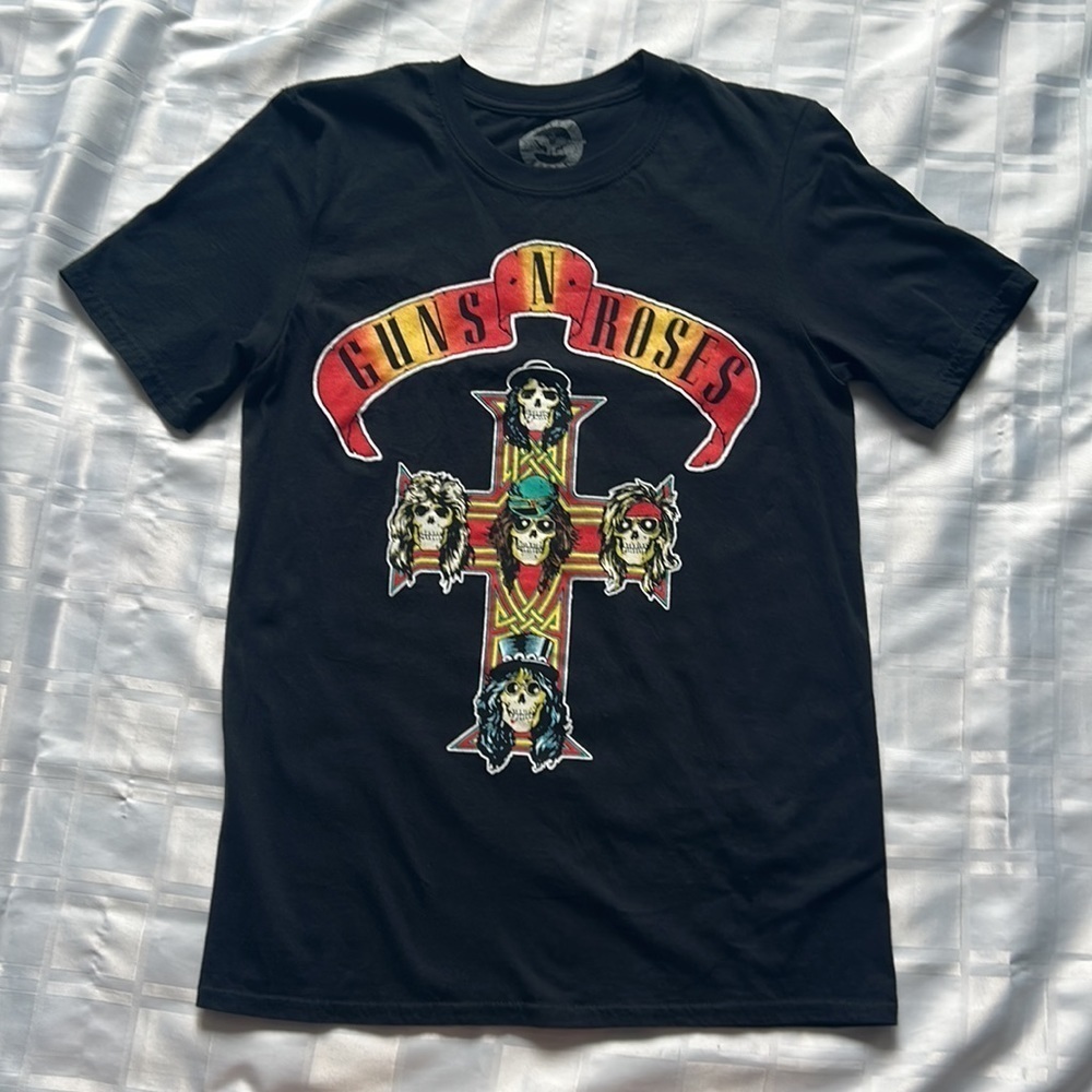Guns N’ Roses Unisex Skull and Cross Unisex 2021 Tour T-shirt